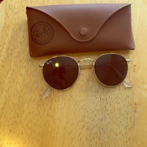 Never worn Ray Bans, circle frame